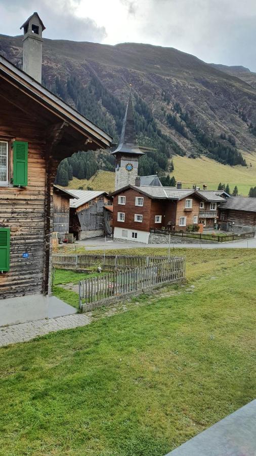 Yeti Lodge Tujetsch Bagian luar foto