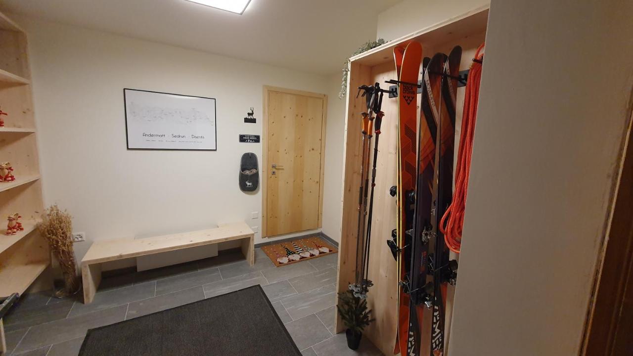 Yeti Lodge Tujetsch Bagian luar foto