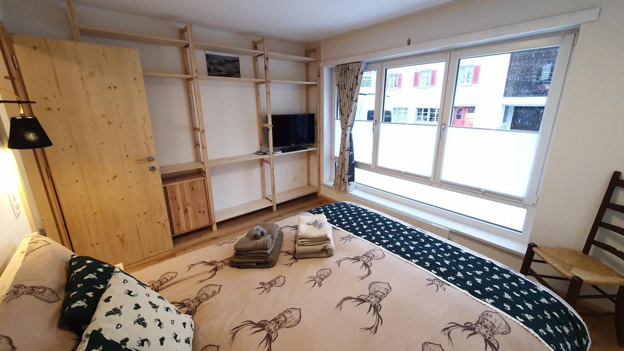 Yeti Lodge Tujetsch Ruang foto