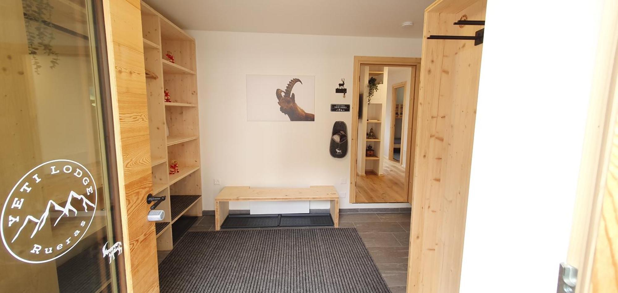 Yeti Lodge Tujetsch Bagian luar foto