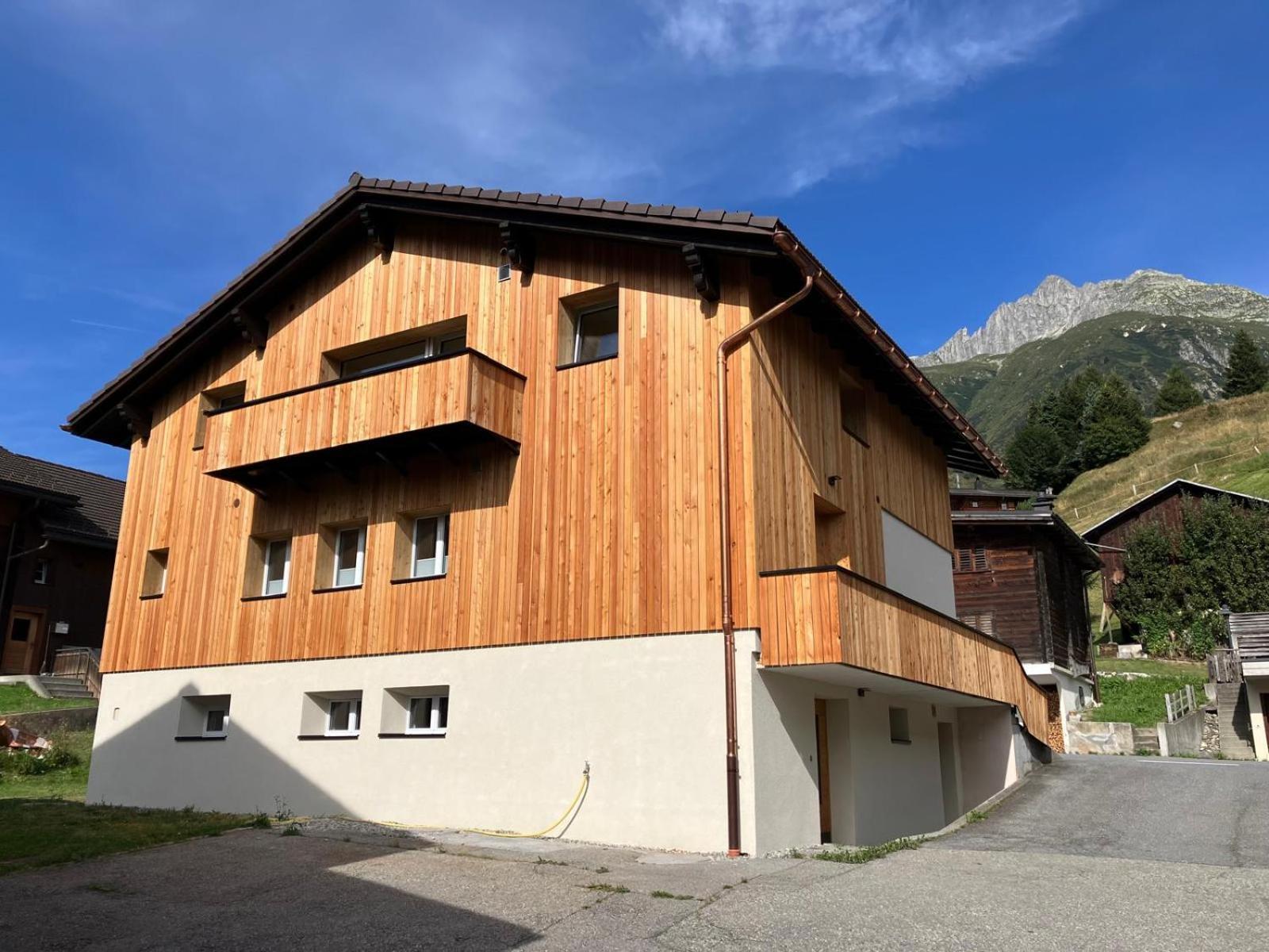 Yeti Lodge Tujetsch Bagian luar foto
